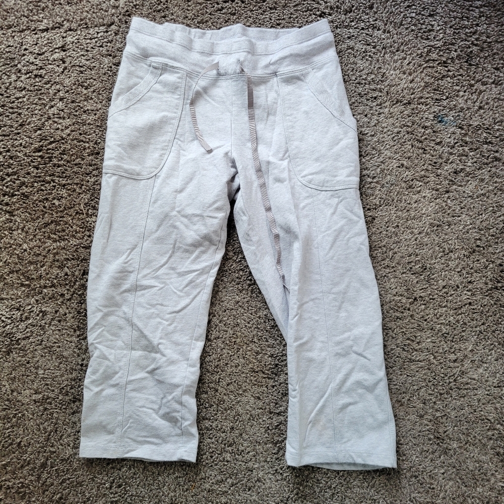 NY Apparel Gray Capri Sweat Pants Woman's Size Small